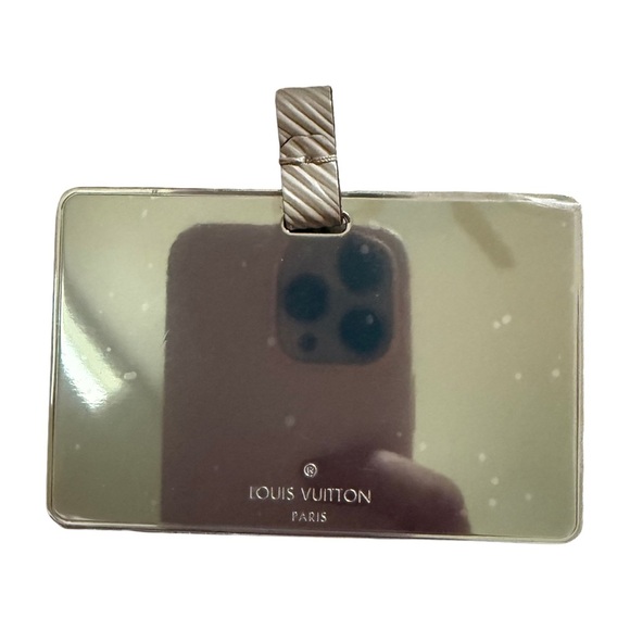 LOUIS VUITTON TAN “TWIST MM” EPI LEATHER CROSSBODY/SHOULDER BAG W/ GOLD HARDWARE - Picture 11 of 15